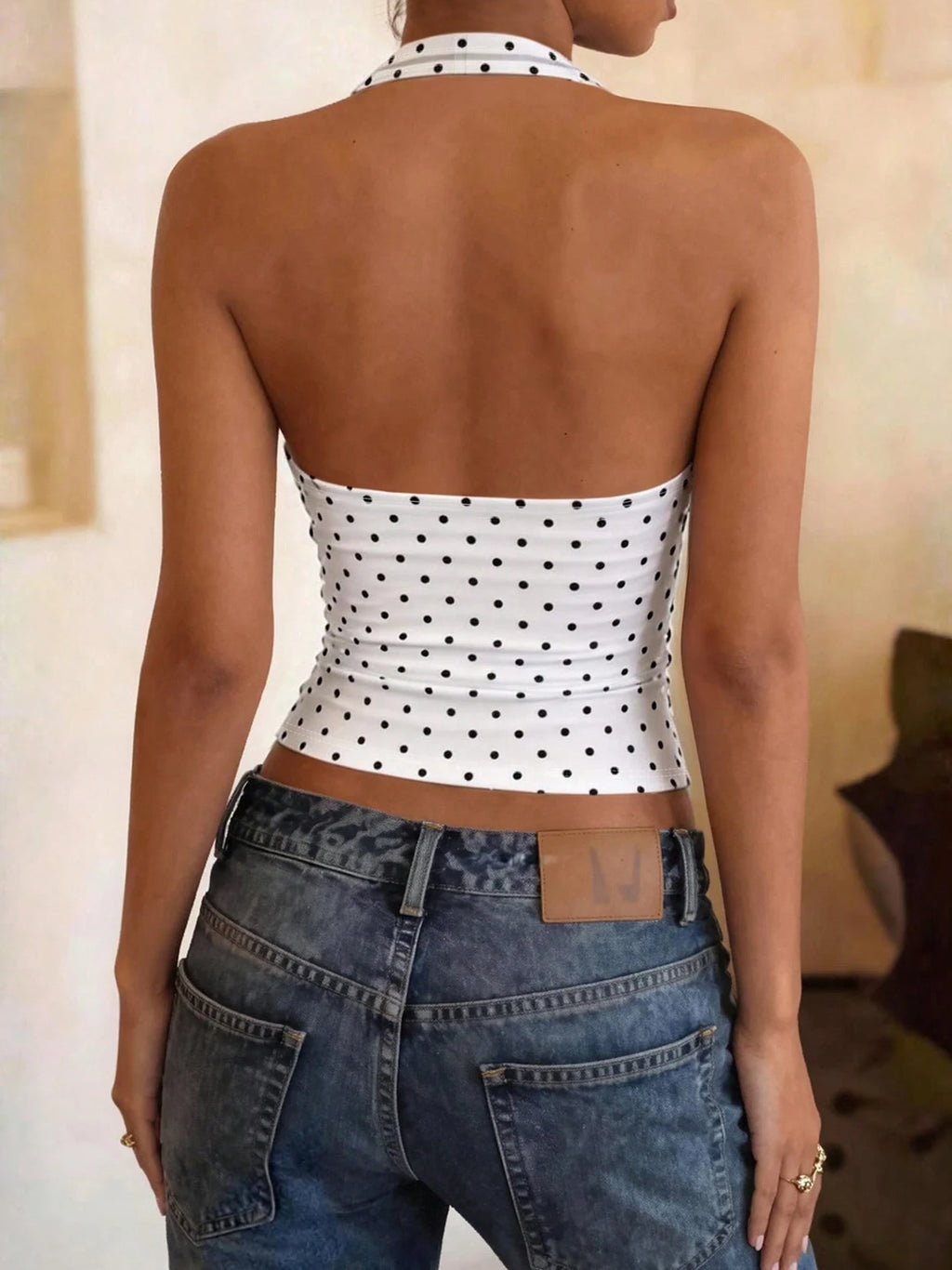 Top Halter com Bolinhas e Costas Abertas